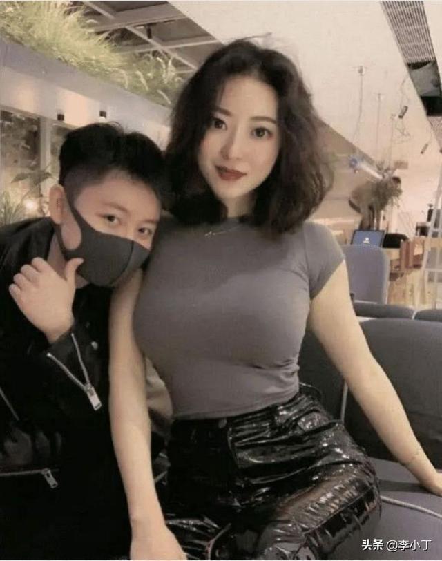 因刘强东事件走红的蒋聘婷，如今在新加坡生活奢侈，身材惊艳绝妙