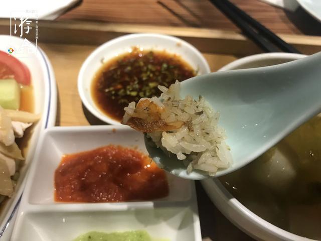 探店重庆新加坡菜馆，南洋人的三餐，咖喱椰子与海南鸡