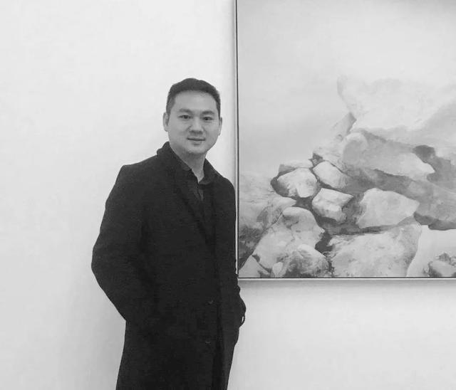他用绘画来完成摄影所不能取代的那种时间性和感知力的体验