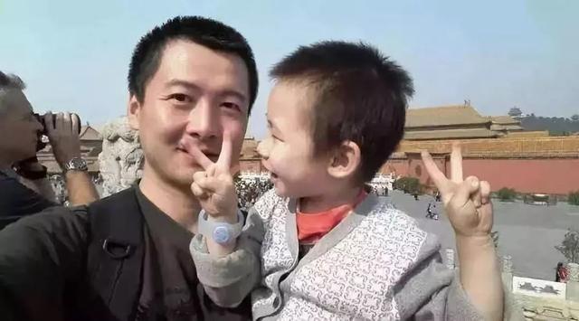 他教4岁儿子几个字，引人深思