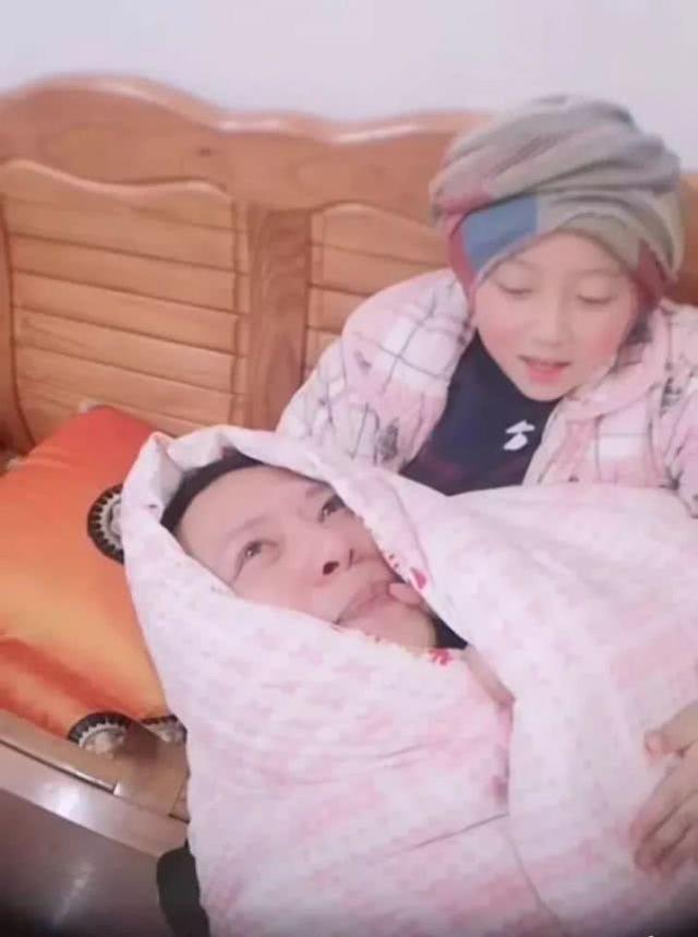 模仿李佳琪的天天小朋友爸爸，千万别去看他的视频，否则笑到抽筋