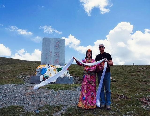 表面光鲜的旅游博主之年度总结：总有笑点让你流泪