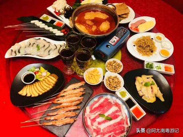 到上海~体验最正宗「星港湾新加坡菜」打边炉鲜气满满，温暖过冬