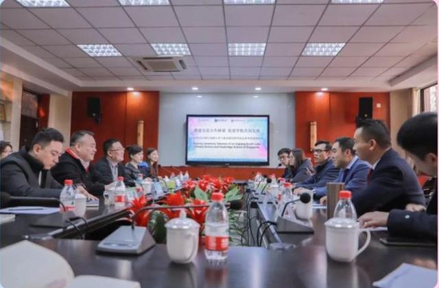 曲江南湖小学与新加坡汉桥学院举行友好学校签订仪式