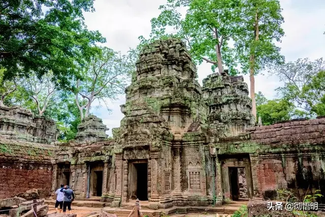 历史悠久，举世闻名，让旅游变得美妙而丰富，文明古国柬埔寨