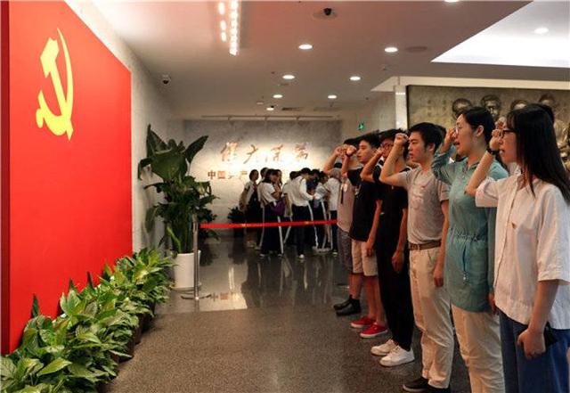 十九大以来以习近平同志为核心的党中央关心推进宣传思想工作纪实