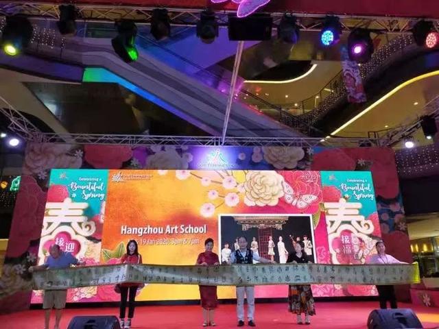 牛！北川汉子用8米羌族竹编百家姓图腾画点亮相新加坡