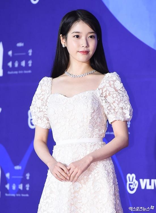 「IU」「新闻」200106 IU和12年经纪人守住义气设立新公司……将准备“新出发”