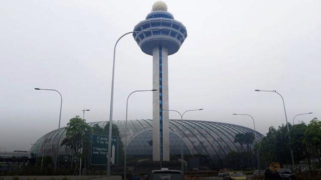 新加坡樟宜机场控制塔突发火灾警报 数十架航班延误或转道