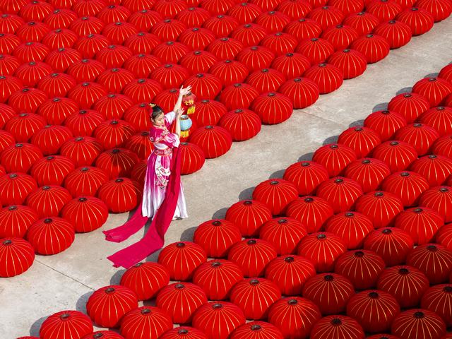 金堂红灯笼搭中欧班列到欧洲
年产值过3000万
