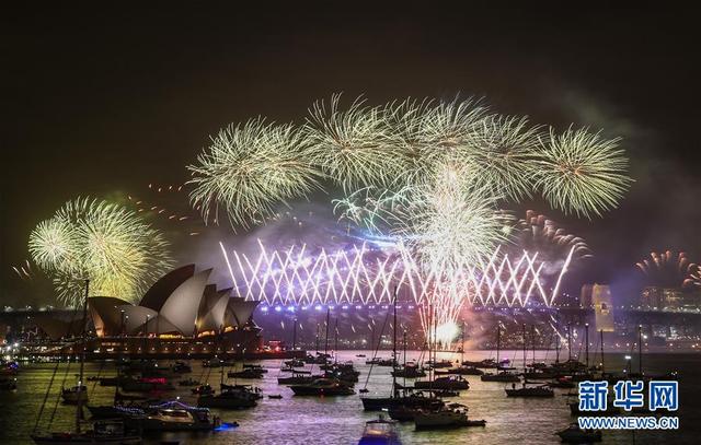 世界各地迎新年 五彩烟花绽放天空 庆祝2020年的到来