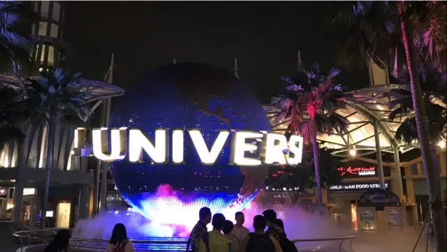 新加坡圣陶沙岛夜景，看看晚上的环球影城