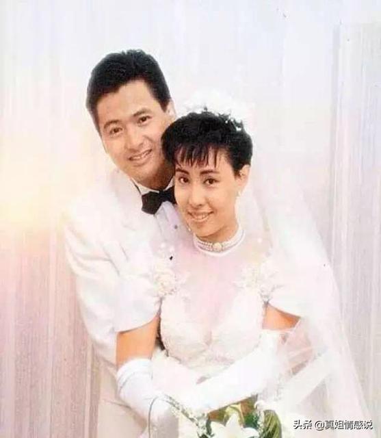 为情所困的他，花200块娶老婆，婚后丁克恩爱33年至今无绯闻