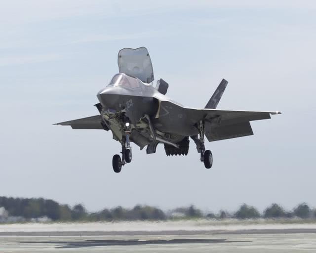 最新会员价：12架F-35B单价2.3亿美元 新加坡这笔买卖真不便宜