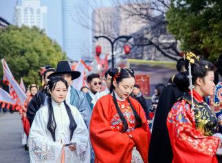 “迷你”假期，带来新年“新玩法”