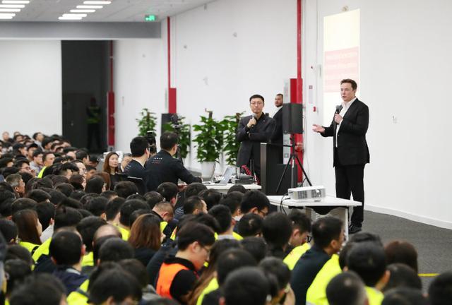 氪星晚报 | 无印良品否认“中国区利润大跌”；国产特斯拉交付，马斯克热舞庆祝；马云：阿里的十年员工无需关注生存