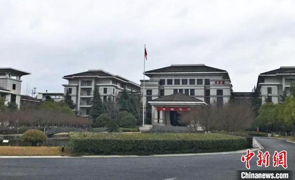 新加坡航班抵杭乘客微信群内接龙承诺“不串门”等