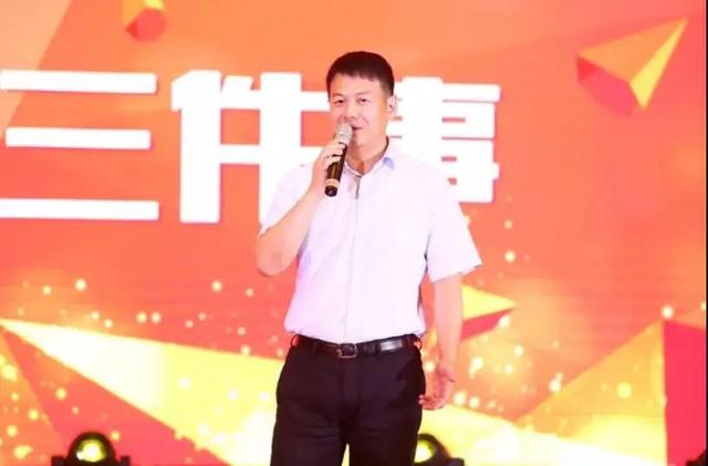不靠营销，一年卖出10亿！他用一个产品，让公司绝地反击
