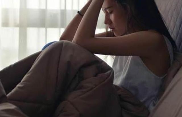 新加坡男老师与女学生交往，被学生家长发现送入监狱