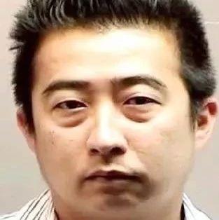 两中国籍女子在新加坡警局遭侵犯！涉事警察获鞭刑