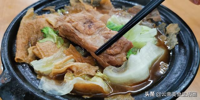 吉隆坡品尝正宗巴生肉骨茶，食材地道味道好，比国内吃猪肉便宜