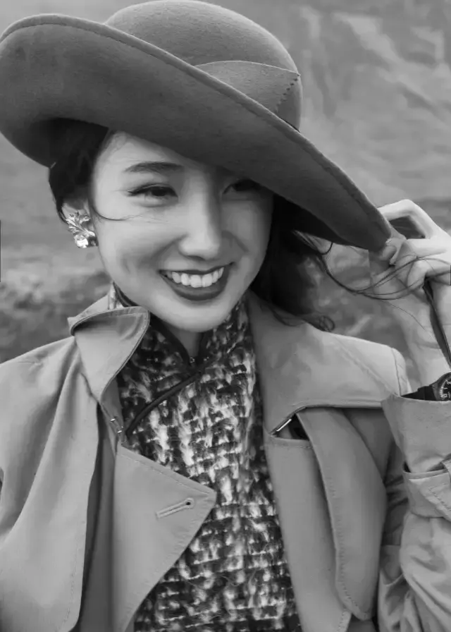 95后姑娘365天穿旗袍，上天下海美遍世界，却从名校辍学创业……