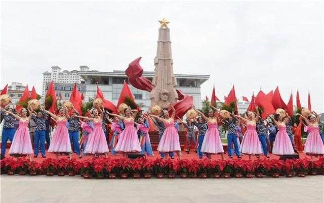 十九大以来以习近平同志为核心的党中央关心推进宣传思想工作纪实