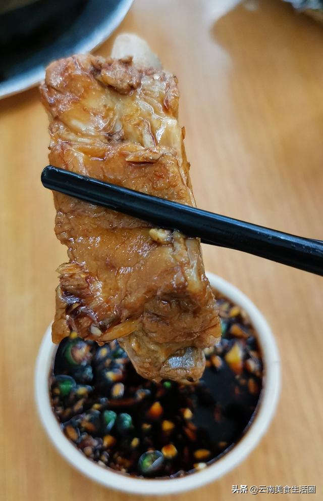 吉隆坡品尝正宗巴生肉骨茶，食材地道味道好，比国内吃猪肉便宜