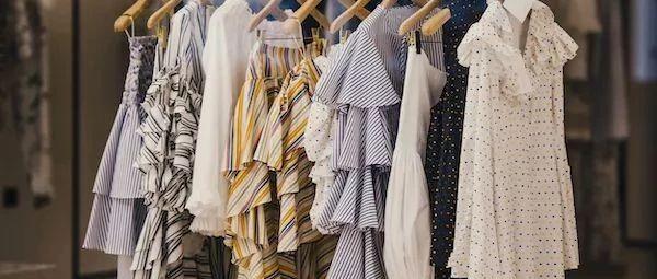 与疫情一样让人揪心的，还有服饰鞋履品牌去年的业绩