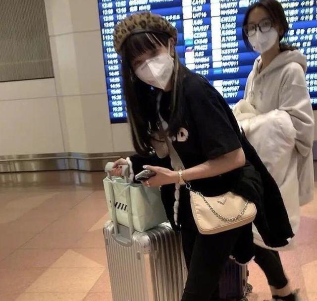 疫情下的众星相：有人出国逃难，有人发国难财，有人拼尽全力