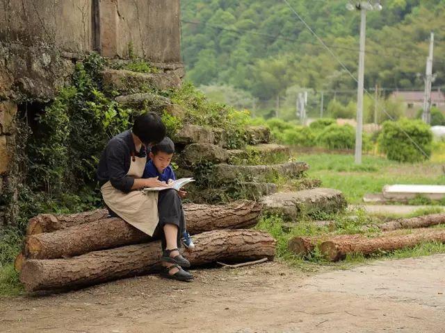 卖了杭州两套房，35岁的她带海归老公去山里开民宿