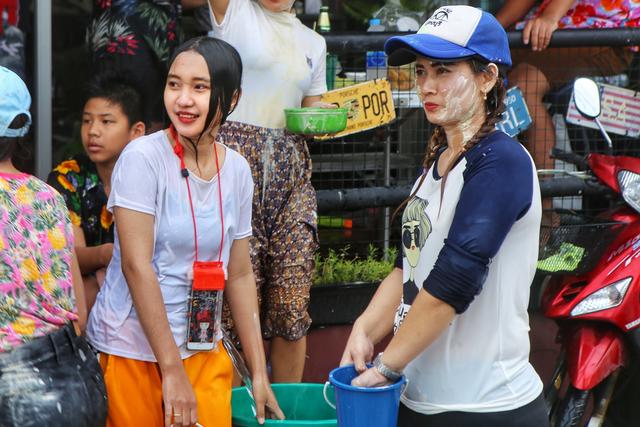 别国禁航，泰国却依然放宽对中国游客限制，理由太让人信服了