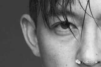 站在舆论顶端的男人
