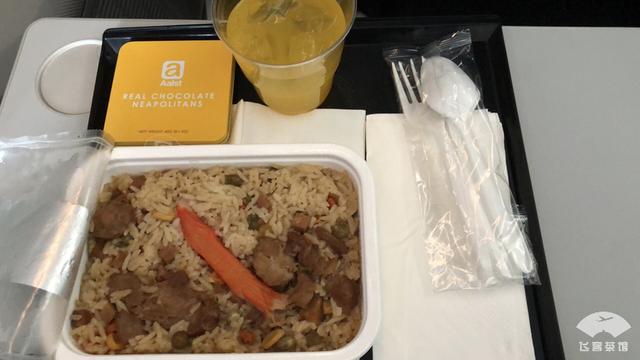 这真的是廉航？座椅类似小飞机商务舱，机组服务也完全挑不出毛病