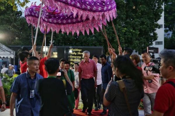 有网友因疫情排斥中国人，新加坡总理严厉批评