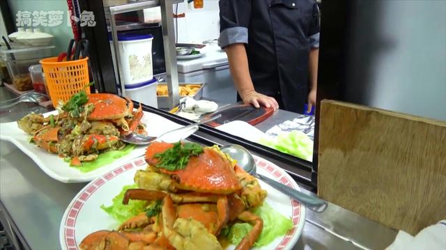 新加坡美食：鲜椒蟹