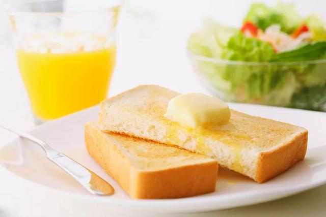 bread and butter不是“面包和黄油”，这个英语应该这么翻译