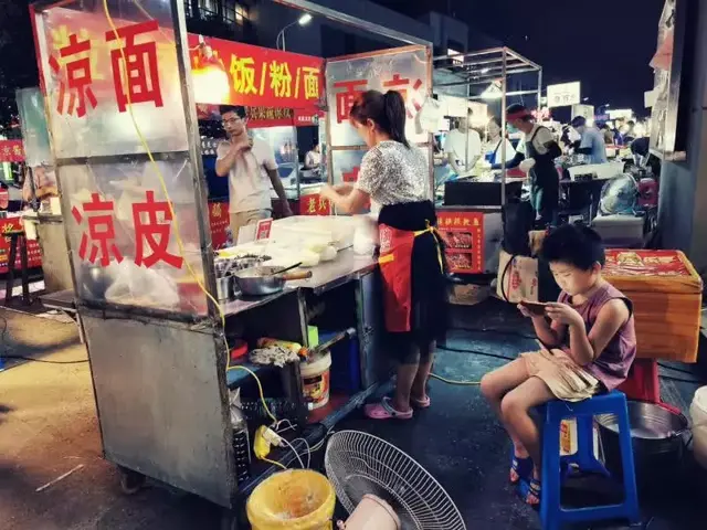 凌晨3点的阿里内网，我看到了一群守护武汉的年轻人