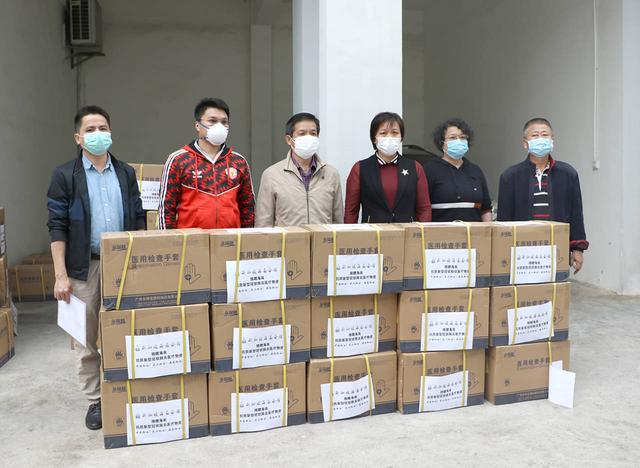 助力家乡战“疫”！新加坡海南会馆捐助10万只医用手套
