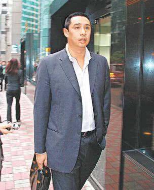 她劈腿范文芳相恋11年男友，榜上向佐被向太拆散，后嫁新加坡富豪