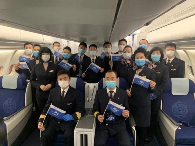 接同胞回家！东航包机赴新加坡接147名湖北籍同胞直飞武汉