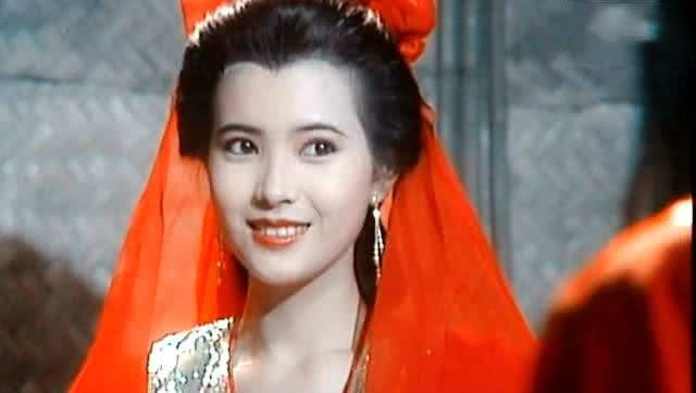 刘嘉玲吴君如给她做配，周星驰梁朝伟是裙下之臣，蓝洁瑛一生传奇