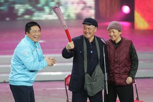 赵本山：上21次春晚，花2亿买飞机，被官媒批评，爱炫富也爱慈善