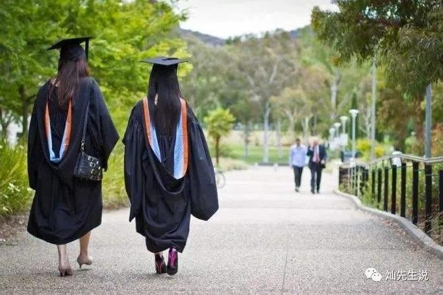 英国留学生回国后哭了：身为中国人很骄傲