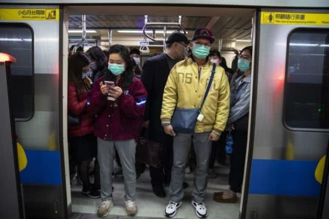 美作家从新加坡返美俩月，发现：疫情冲击下亚洲比美国安全