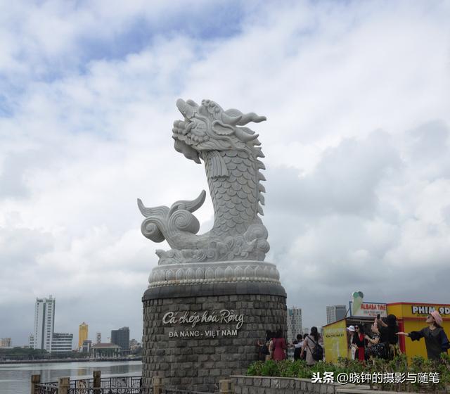 岘港爱情桥：越南年轻人定情之处，游客观赏韩江景色的好地方