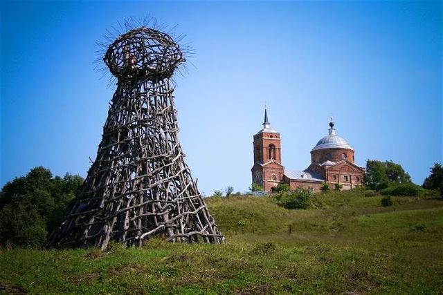 俄罗斯偏远小村庄变身世界级艺术圣地，这是如何做到的？