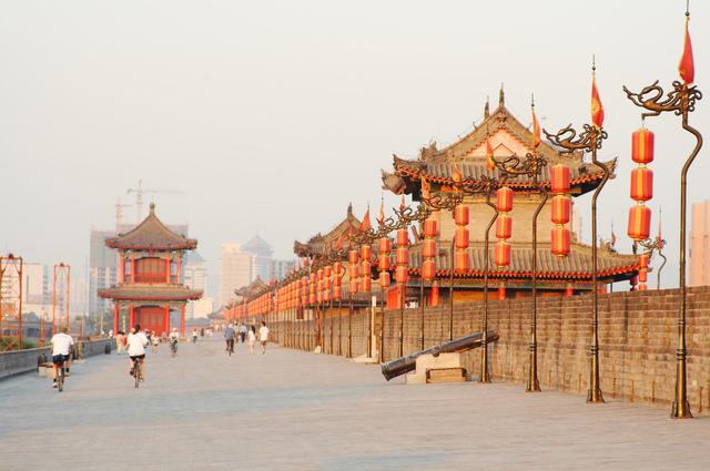 到古都西安旅游，这些景点和美食缺一不可