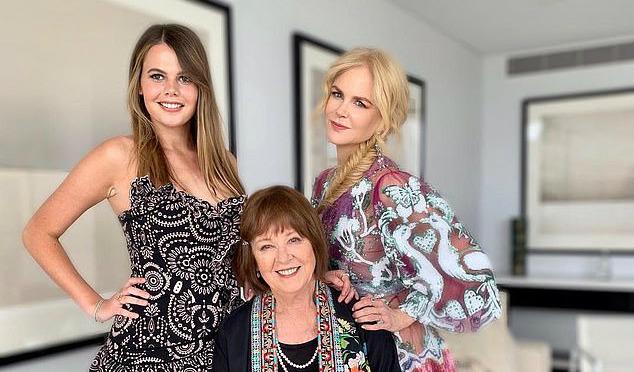 Gaga与爱犬自我隔离，基德曼离开美国陪妈妈，疫情亲情如何选？