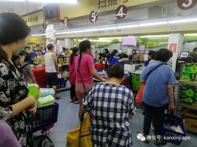 新加坡“1米距离”立法后民众执行得如何？真实的周末超市是这样